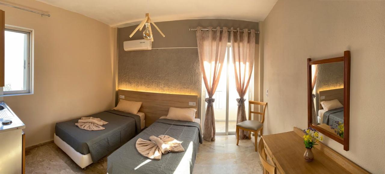 Greek Islands Apartment *